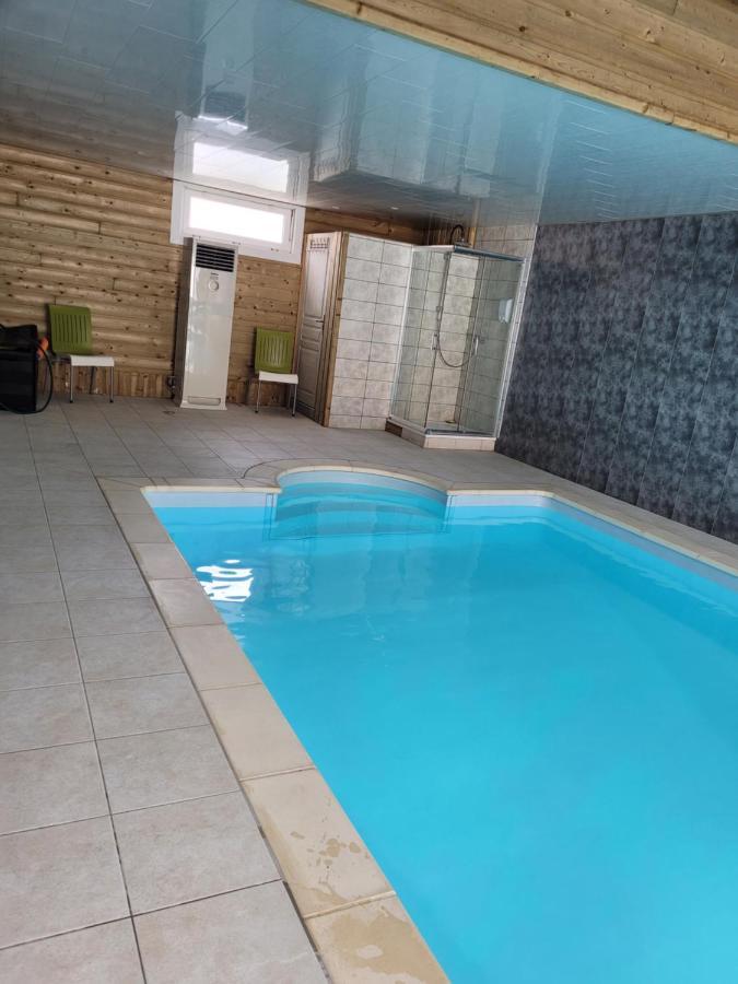 Au Relais Du Canal A Grand Gabarit Nesle Exterior foto