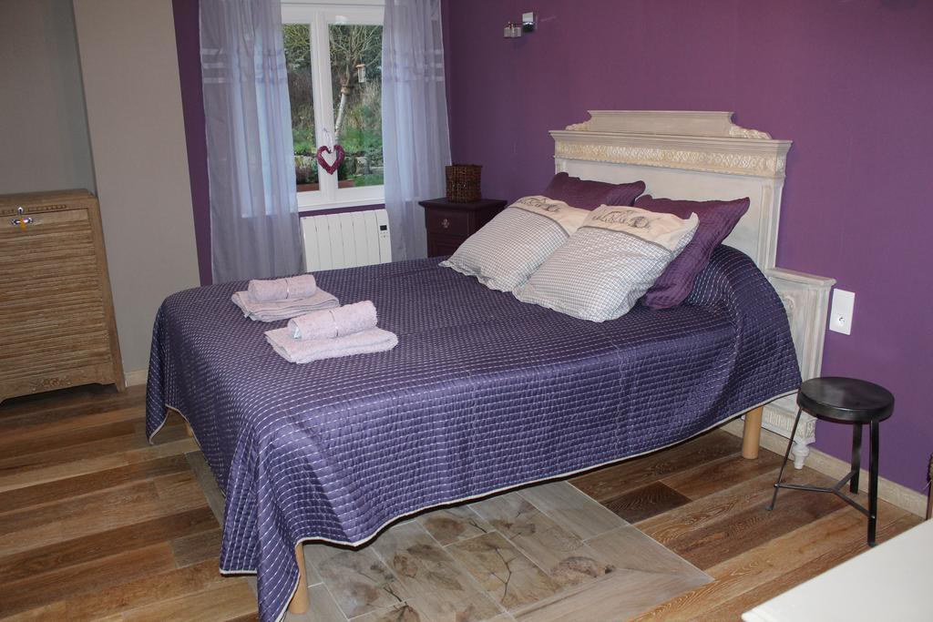 Au Relais Du Canal A Grand Gabarit Nesle Exterior foto